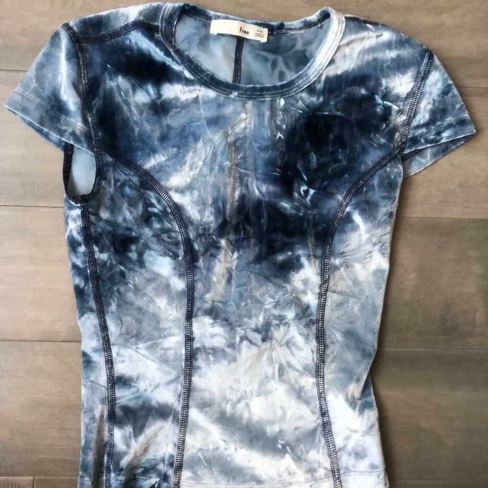 WILFRED Free Aritzia blue velvet Zaylee Tie Dye top size XXS